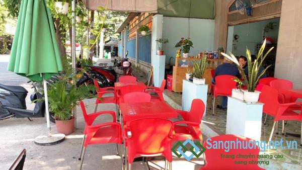 Sang quán cafe