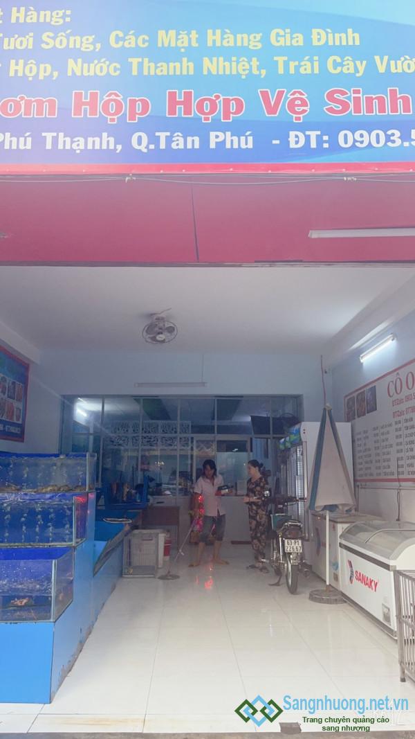 Sang nhượng cửa hàng hải sản nằm mặt tiền đường Bình Long, phường Phú Thạnh, quận Tân Phú.