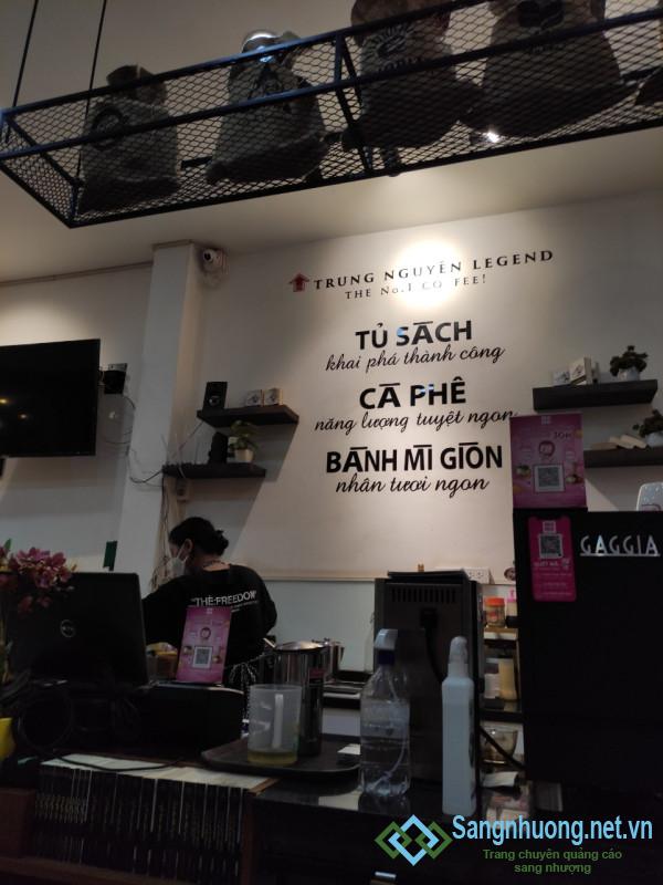 Sang quán cafe