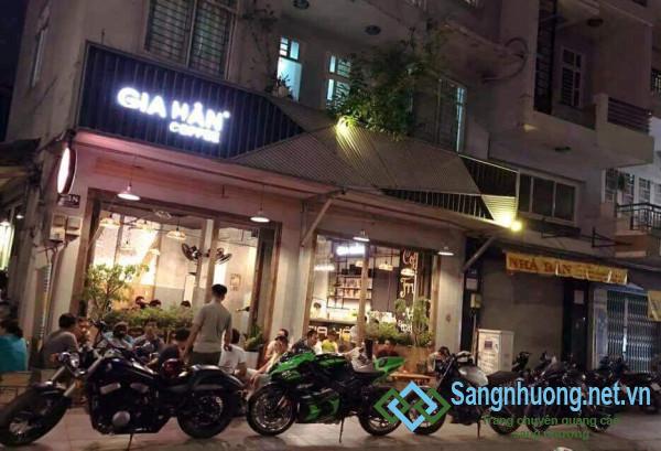 Sang Nhượng Quán Cafe Nằm Mặt Tiền Đường Lũy Bán Bích Quận Tân Phú.