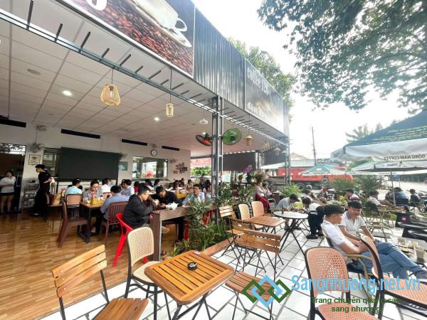 Sang quán cafe