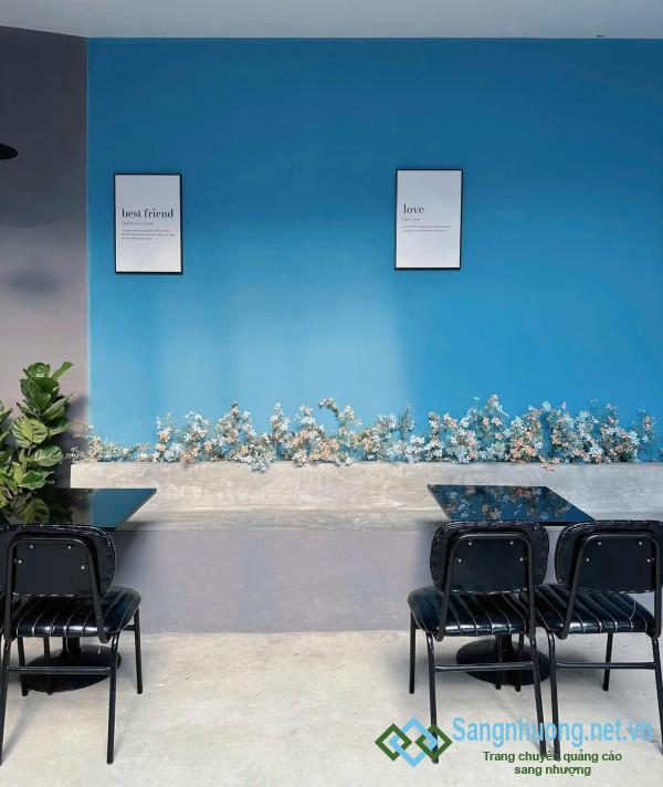 Sang quán cafe