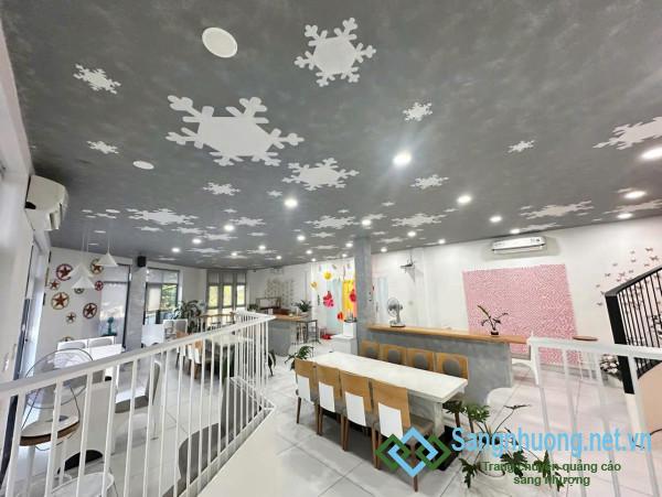 Sang quán cafe