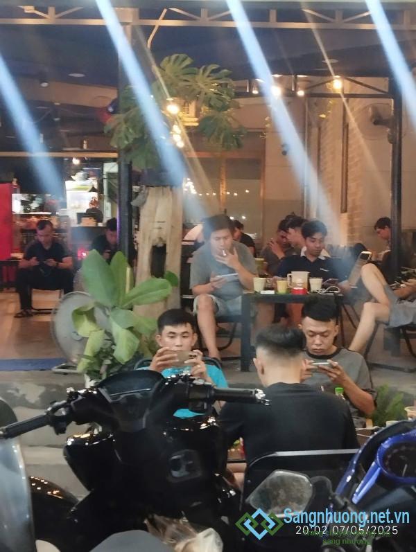 Sang quán cafe